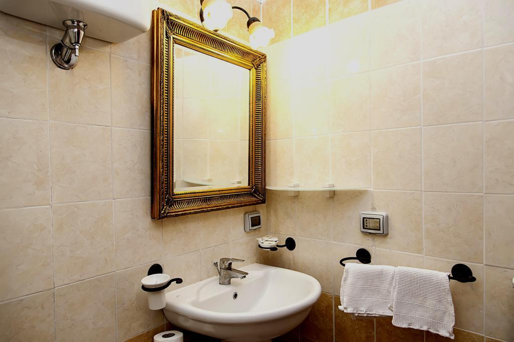 Antico Belvedere B&B Λέτσε Δωμάτιο φωτογραφία