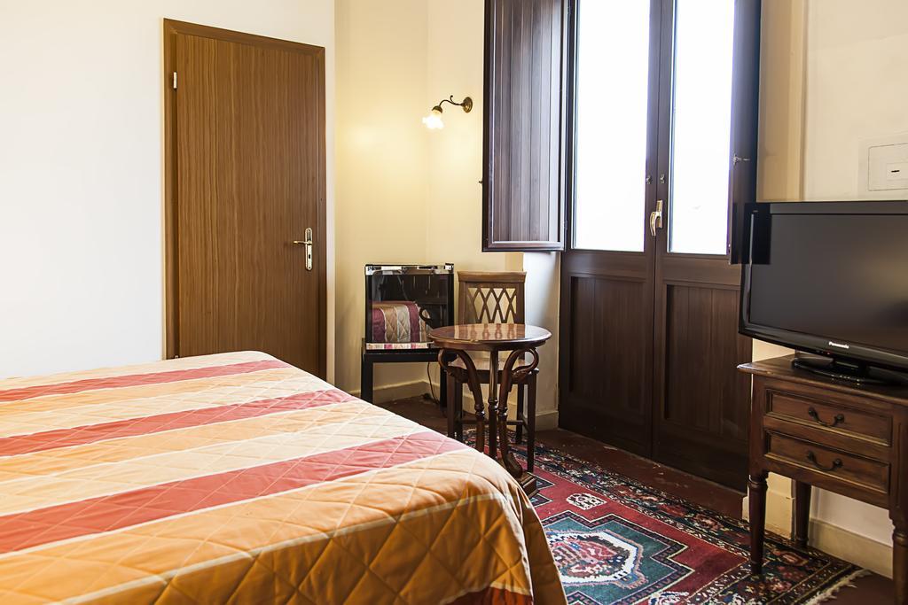 Antico Belvedere B&B Λέτσε Δωμάτιο φωτογραφία
